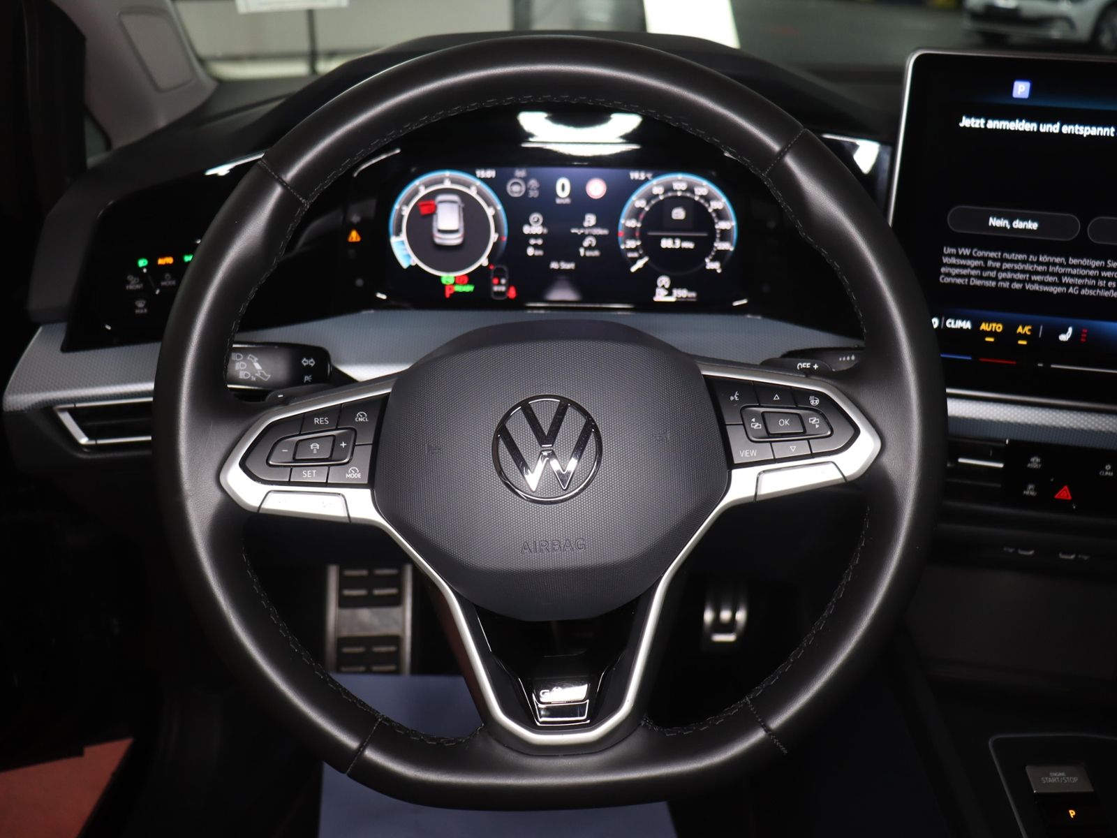 Volkswagen Golf 2025 г. Чёрный, пробег 23919 км