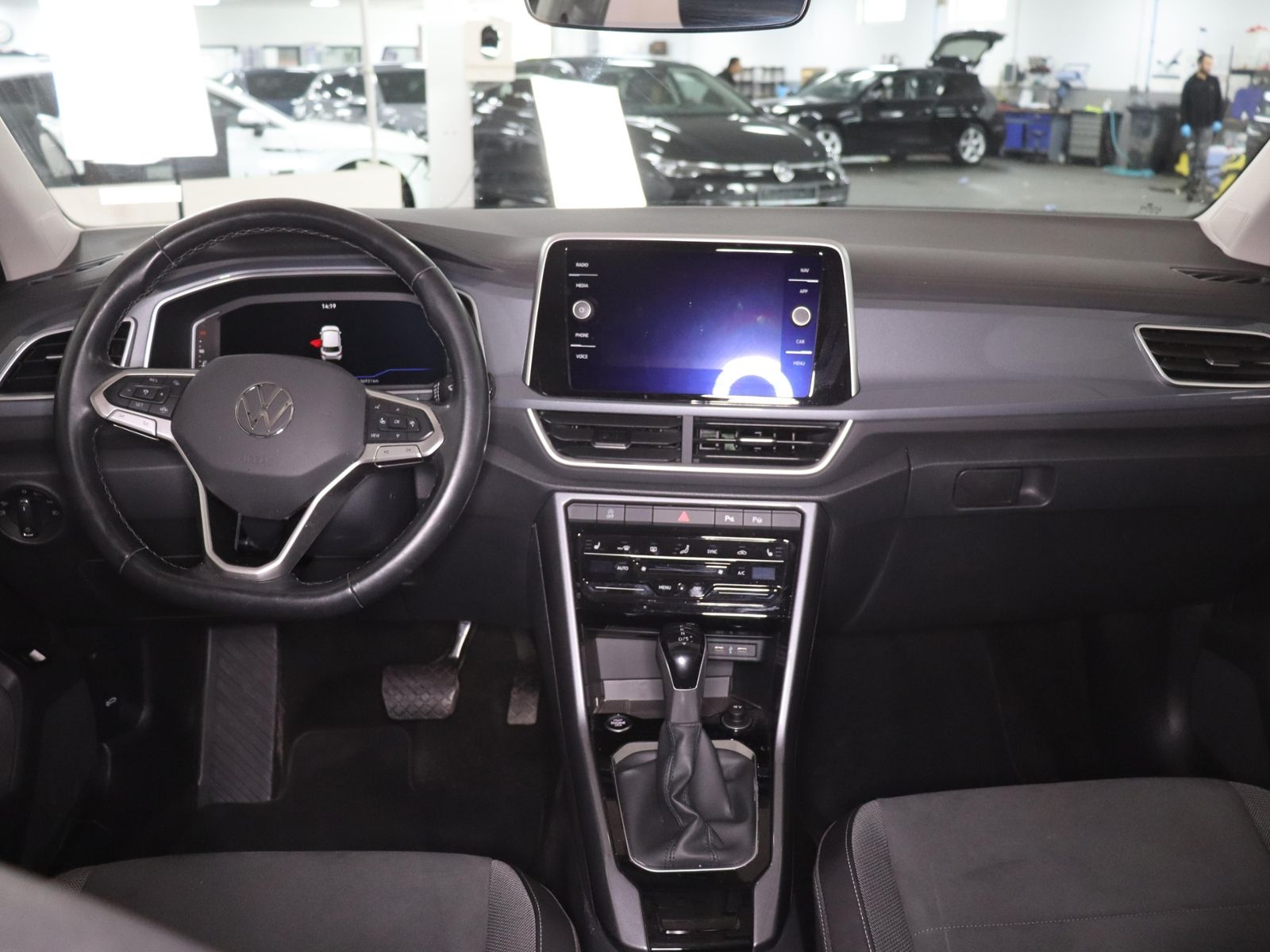 Volkswagen T-Roc 2022 г. Чёрный, пробег 36931 км