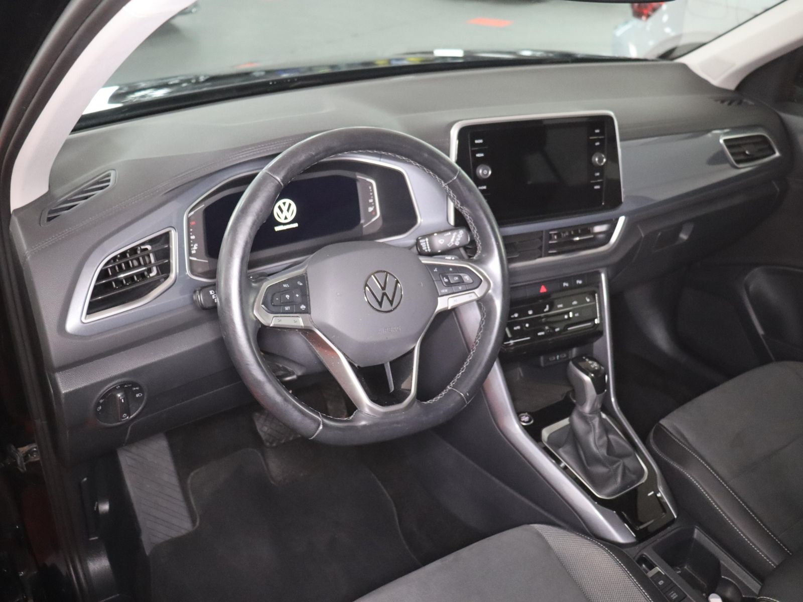 Volkswagen T-Roc 2022 г. Чёрный, пробег 36931 км