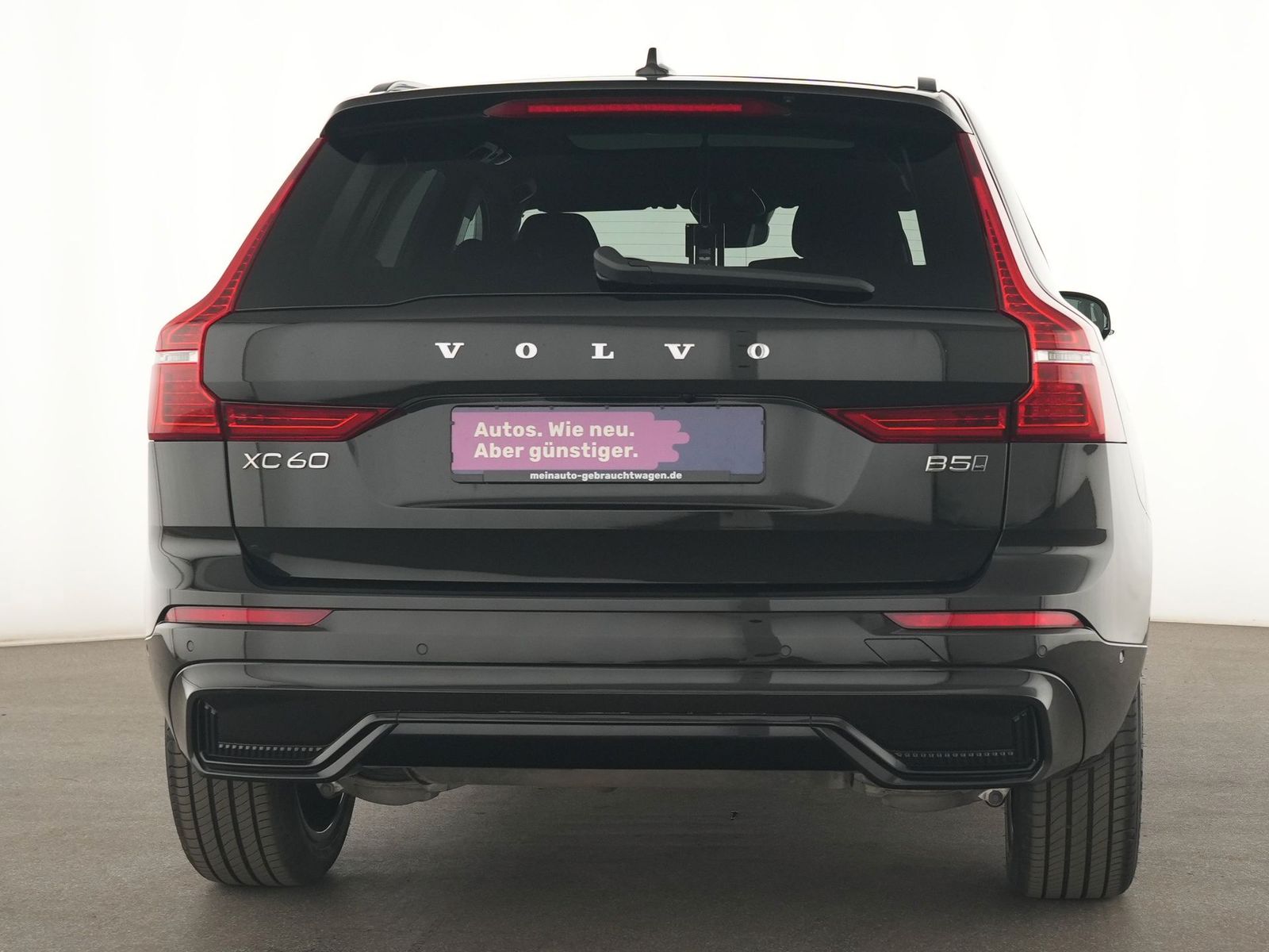 Volvo XC60 2024 г. Чёрный, пробег 20122 км