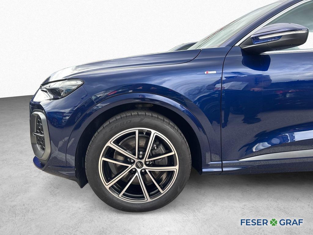 Audi Q5 2025 г. Синий, пробег 13100 км