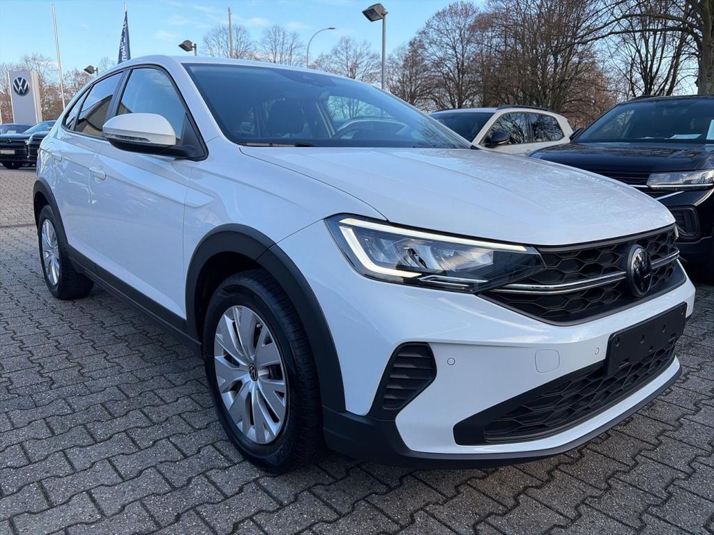Volkswagen Taigo 2023 г. Белый, пробег 34540 км