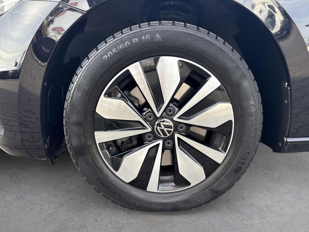 Volkswagen Touran 2024 г. Чёрный, пробег 38950 км