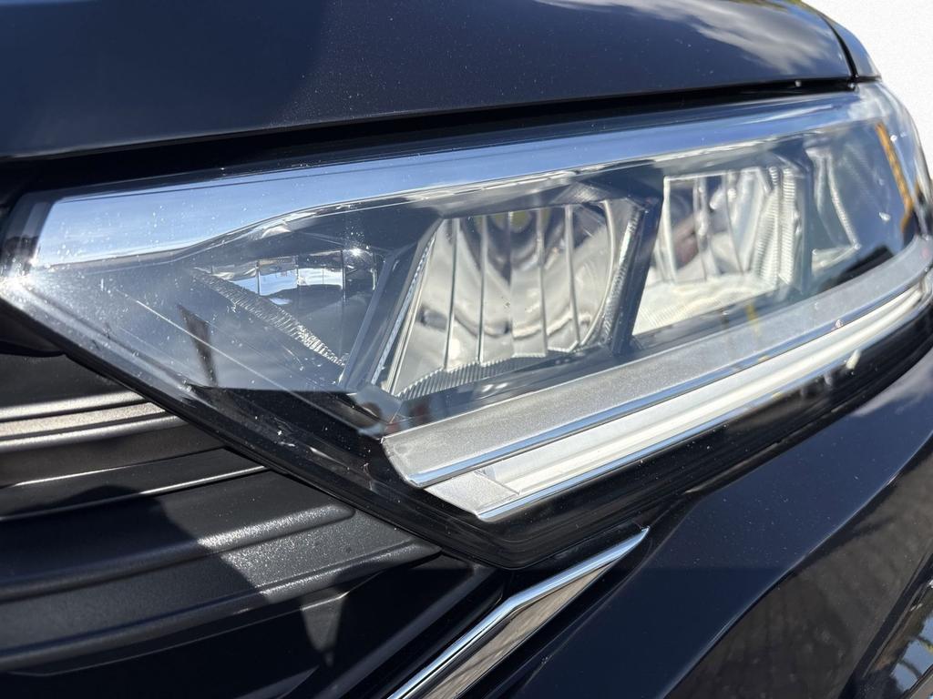 Volkswagen T-Roc 2024 г. Чёрный, пробег 37800 км