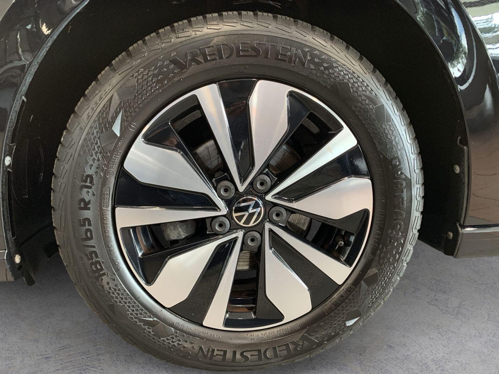 Volkswagen Polo 2024 г. Чёрный, пробег 18700 км