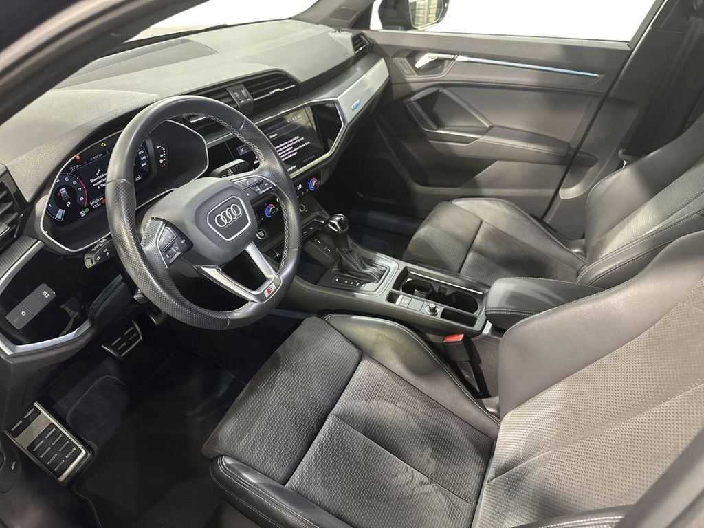 Audi Q3 2022 г. Синий, пробег 54200 км