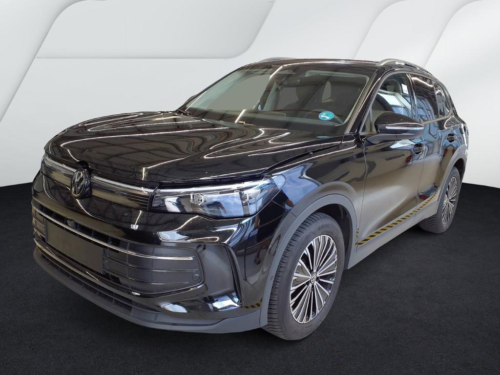 Volkswagen Tiguan 2025 г. Чёрный, пробег 21500 км