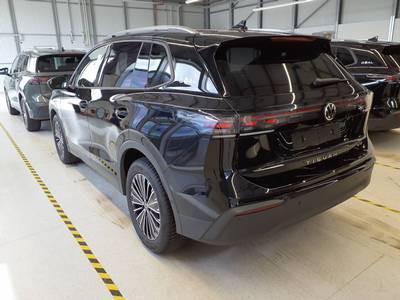 Volkswagen Tiguan 2025 г. Чёрный, пробег 21500 км