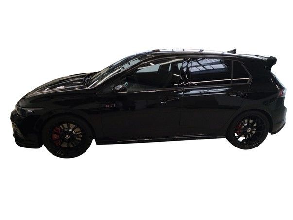 Volkswagen Golf 2026 г. Чёрный, пробег 13950 км