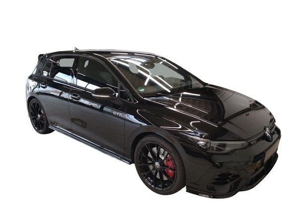 Volkswagen Golf 2026 г. Чёрный, пробег 13950 км