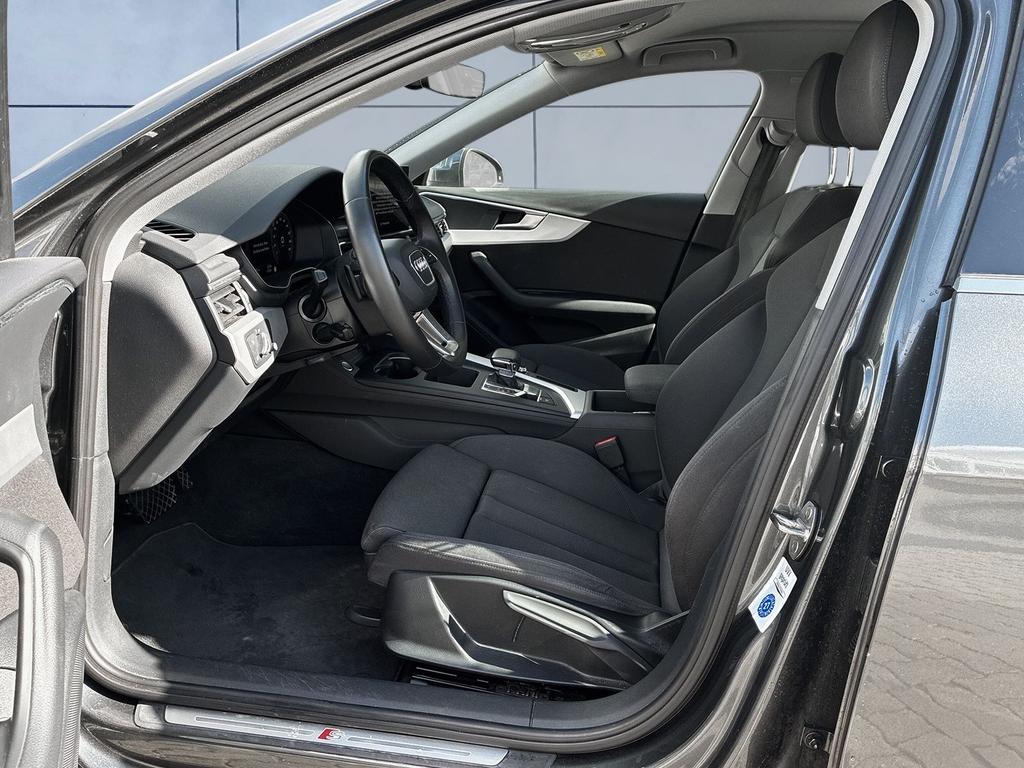 Audi A4 2023 г. Серый, пробег 58904 км