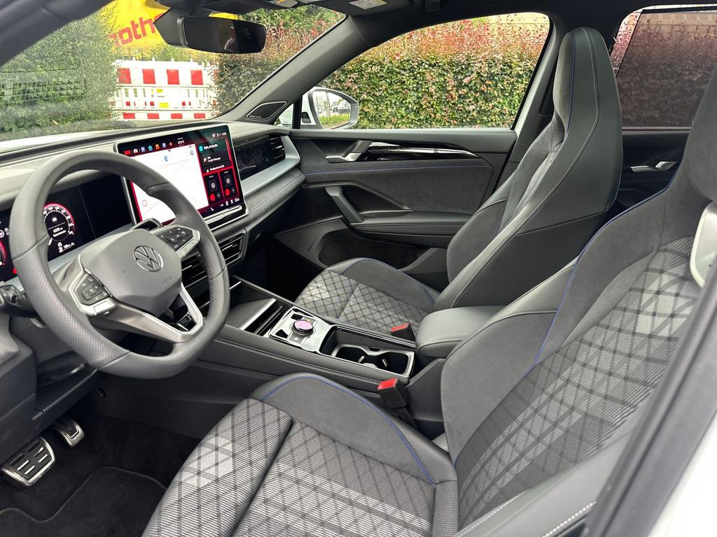 Volkswagen Tayron 2025 г. Белый, пробег 6210 км