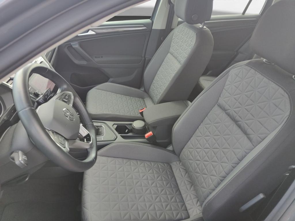 Volkswagen Tiguan 2023 г. Серый, пробег 39300 км