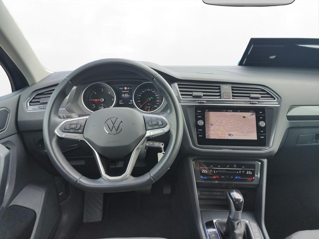Volkswagen Tiguan 2023 г. Серый, пробег 39300 км