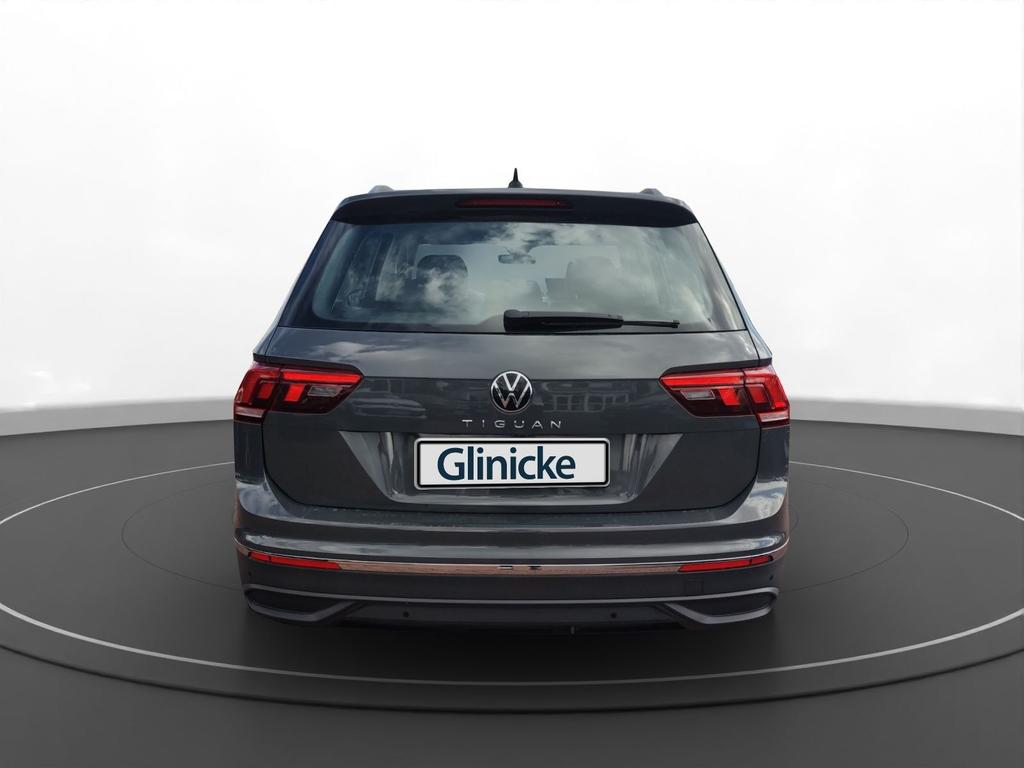 Volkswagen Tiguan 2023 г. Серый, пробег 39300 км