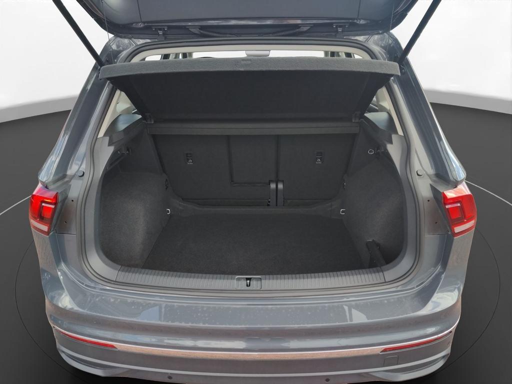 Volkswagen Tiguan 2023 г. Серый, пробег 39300 км