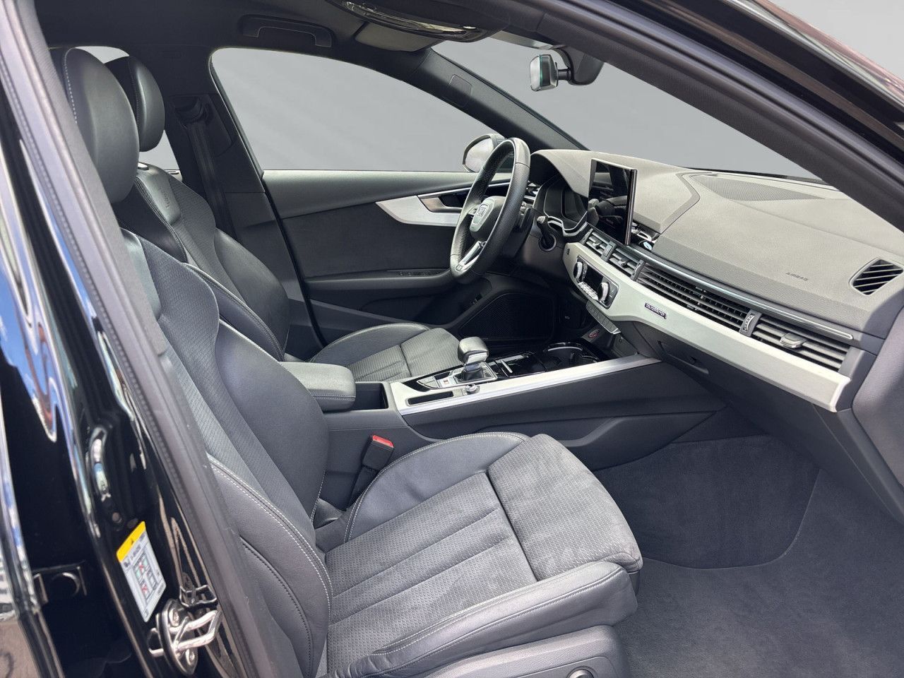 Audi S4 2022 г. Чёрный, пробег 42590 км