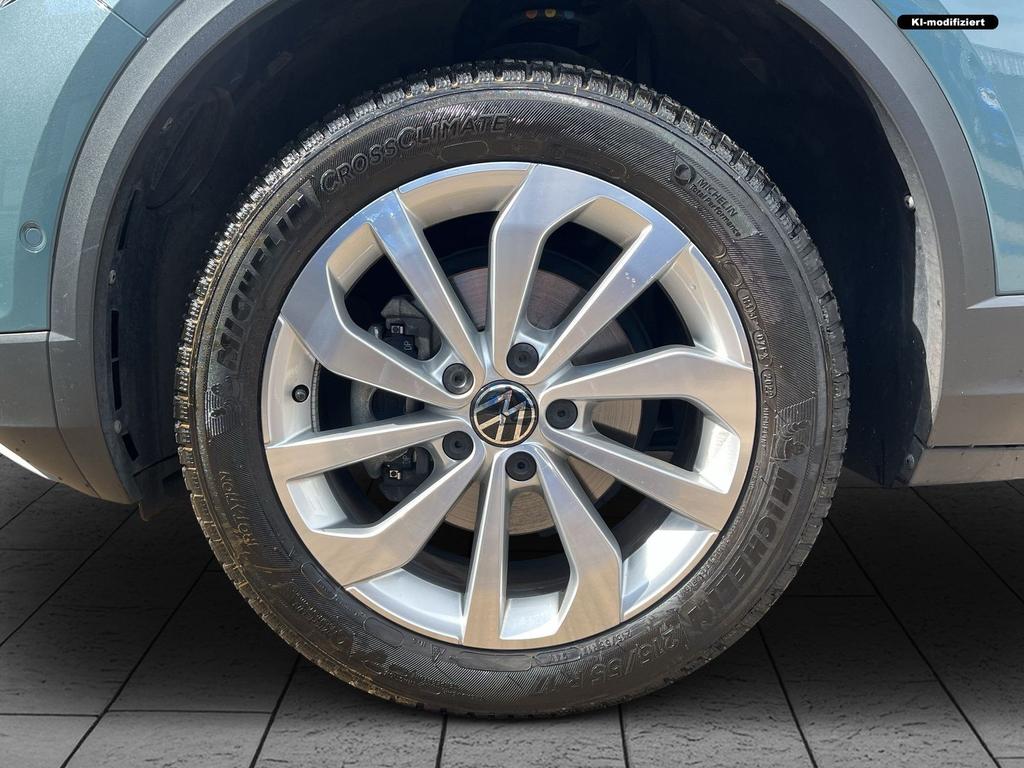 Volkswagen T-Roc 2022 г. Синий, пробег 24200 км