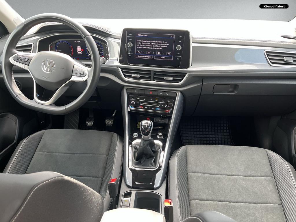 Volkswagen T-Roc 2022 г. Синий, пробег 24200 км