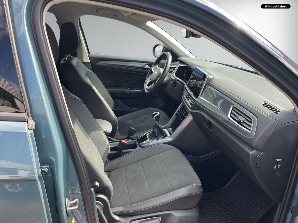Volkswagen T-Roc 2022 г. Синий, пробег 24200 км