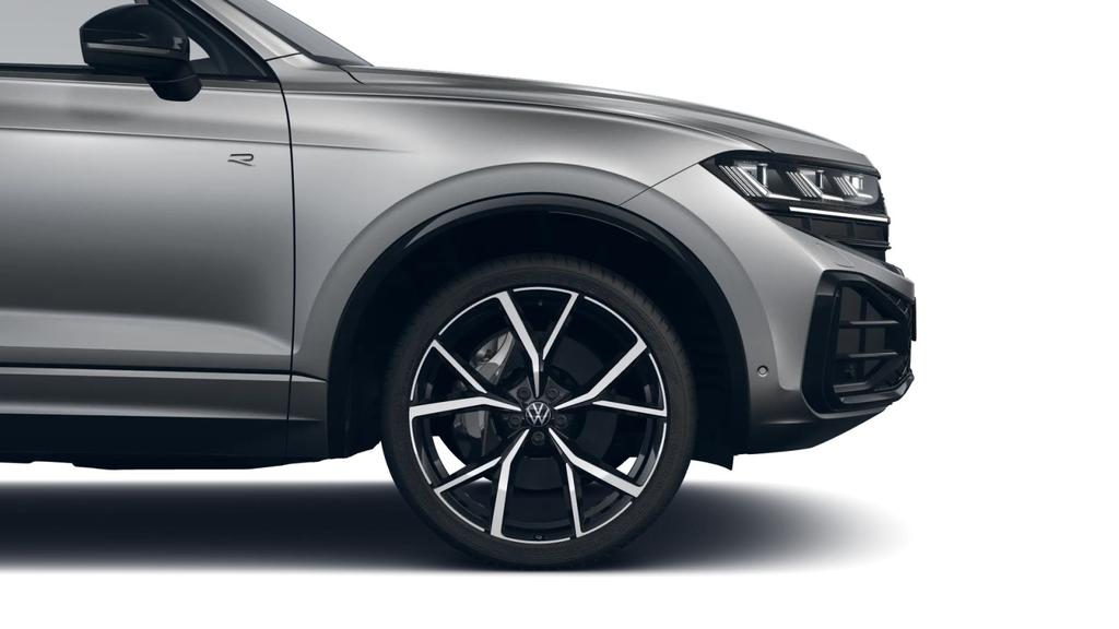 Volkswagen Touareg 2026 г. Серый, пробег 21779 км