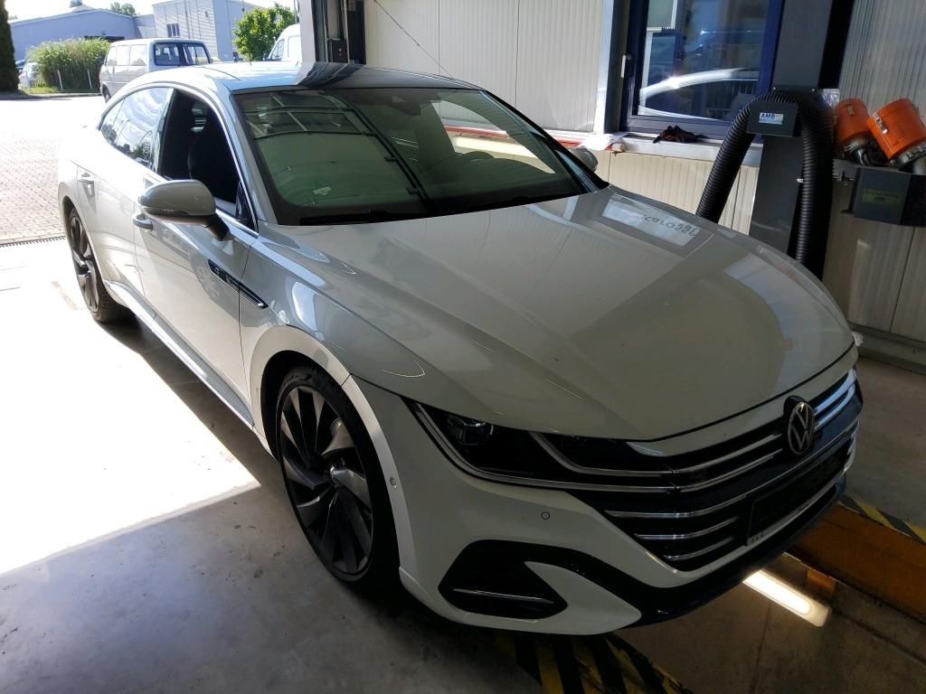 Volkswagen Arteon 2022 г. Белый, пробег 46860 км
