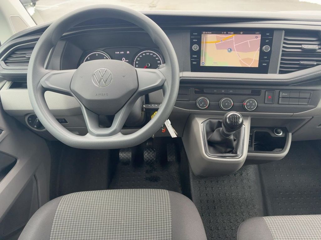 Volkswagen T6 KOMBI 2023 г. Белый, пробег 24000 км