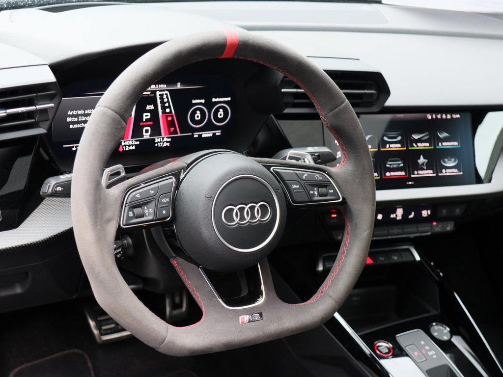 Audi RS3 2022 г. Чёрный, пробег 54051 км