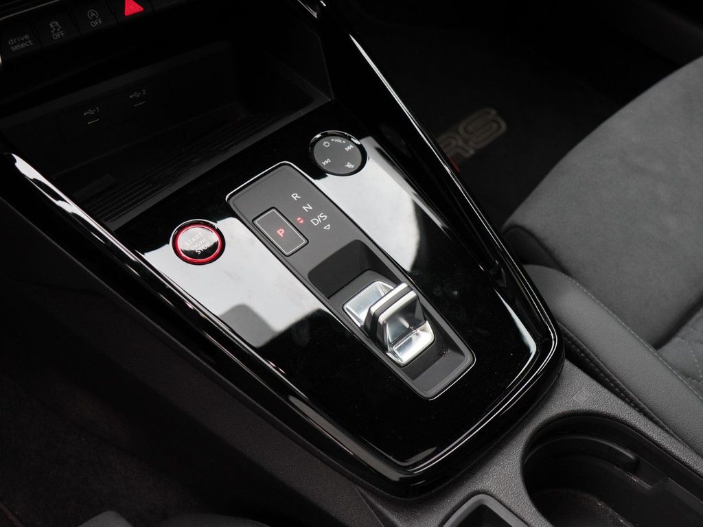 Audi RS3 2022 г. Чёрный, пробег 54051 км
