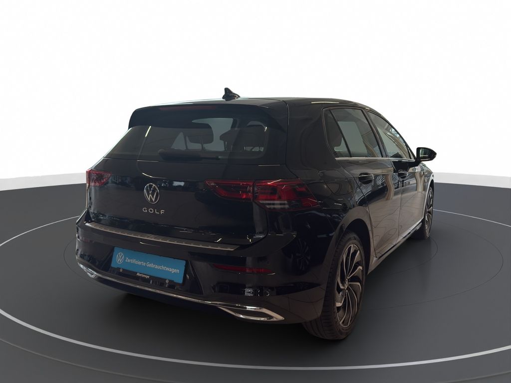 Volkswagen Golf 2024 г. Чёрный, пробег 24677 км