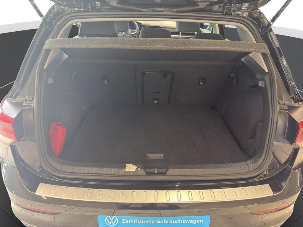 Volkswagen Golf 2024 г. Чёрный, пробег 24677 км