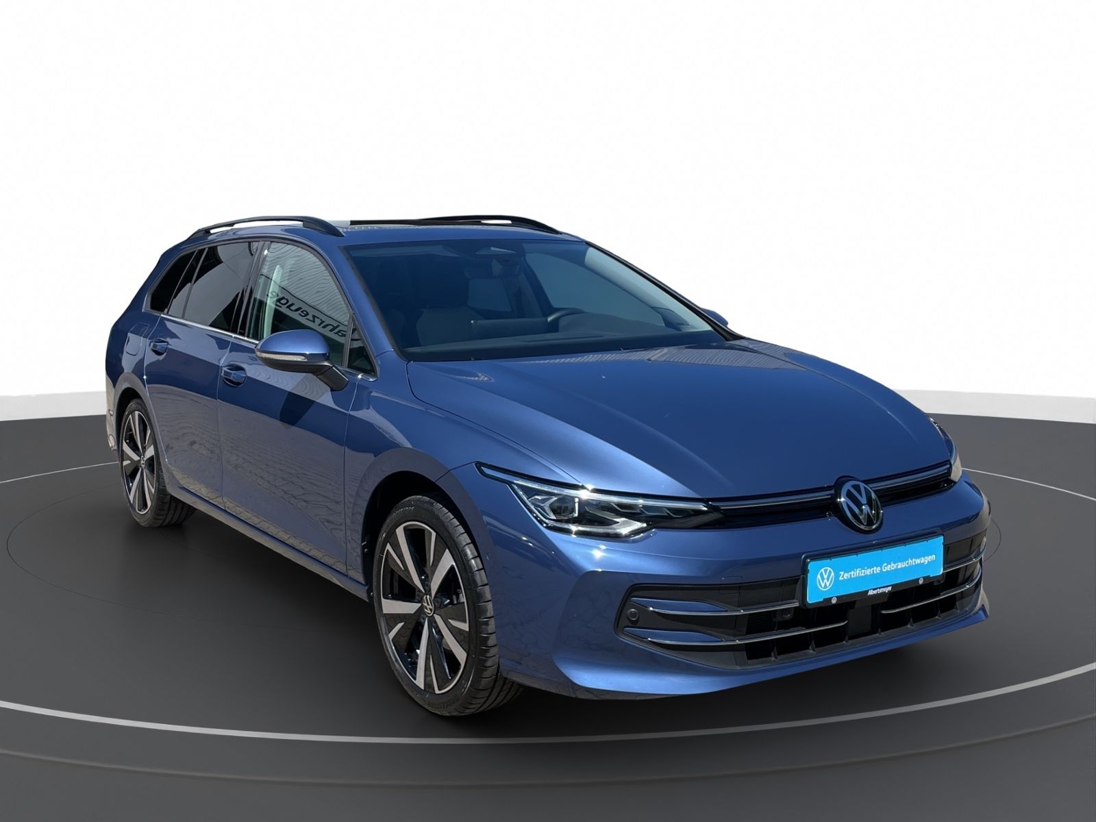 Volkswagen Golf 2025 г. Синий, пробег 32871 км