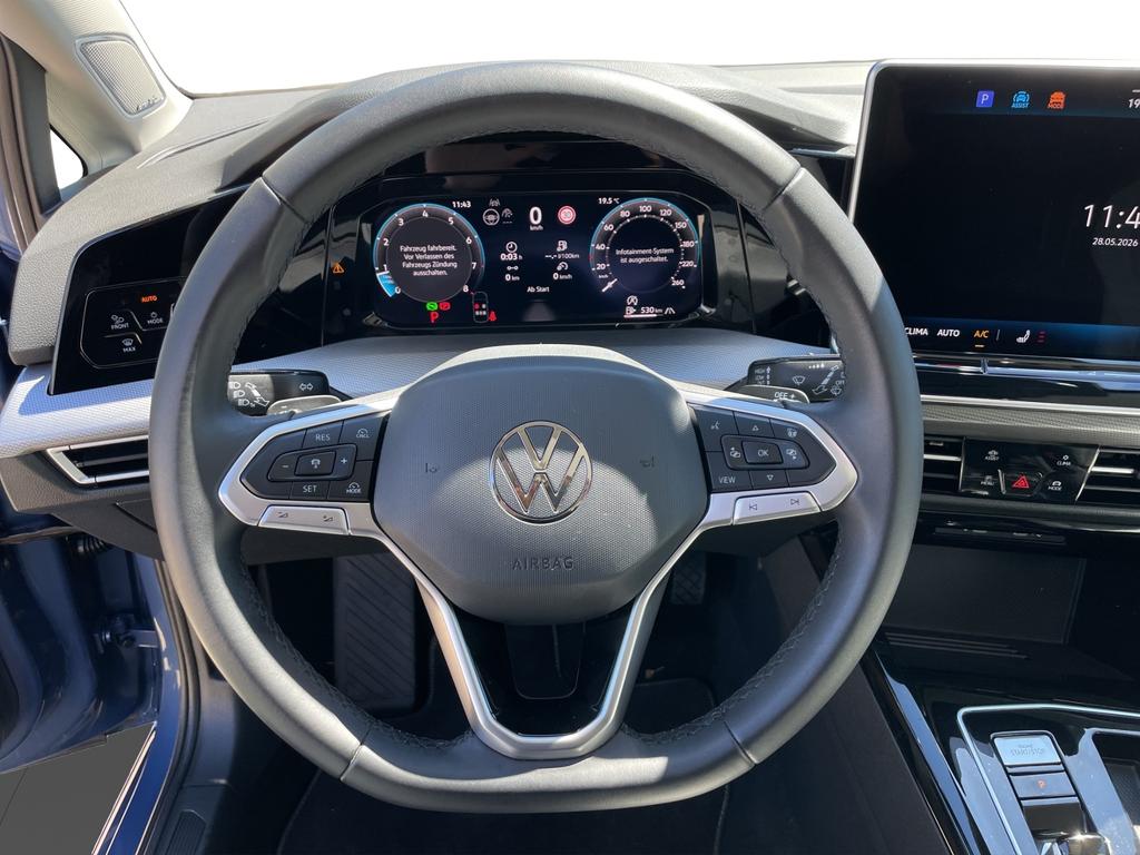 Volkswagen Golf 2025 г. Синий, пробег 32871 км