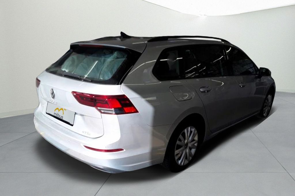 Volkswagen Golf 2023 г. Серебристый, пробег 28406 км