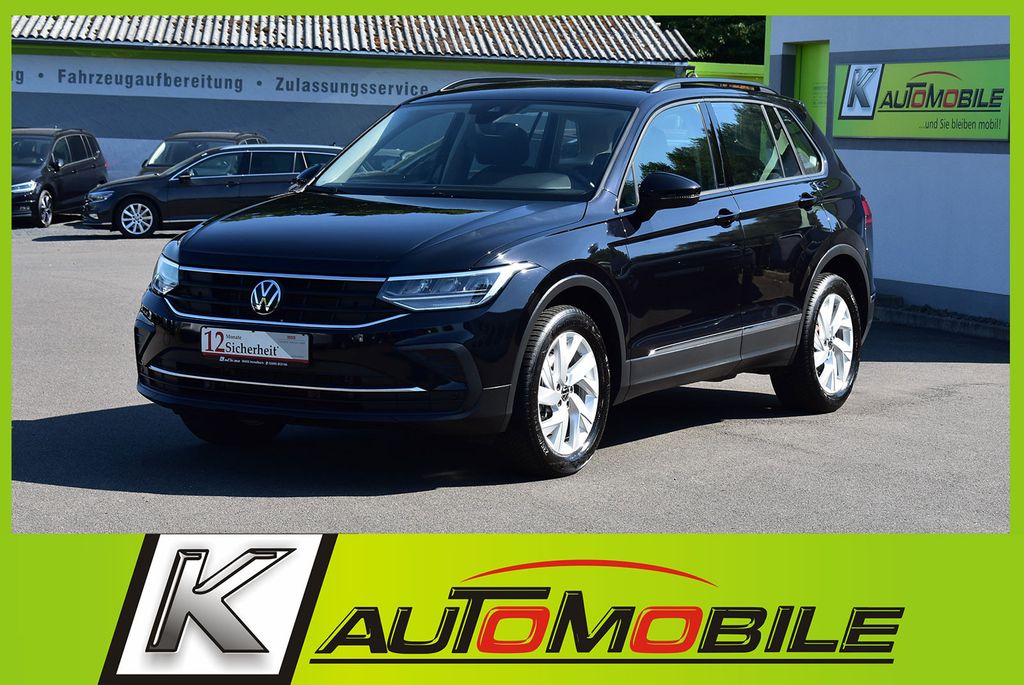 Volkswagen Tiguan 2023 г. Чёрный, пробег 49472 км