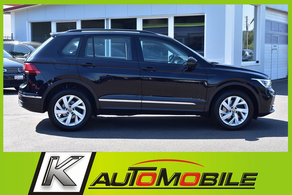 Volkswagen Tiguan 2023 г. Чёрный, пробег 49472 км