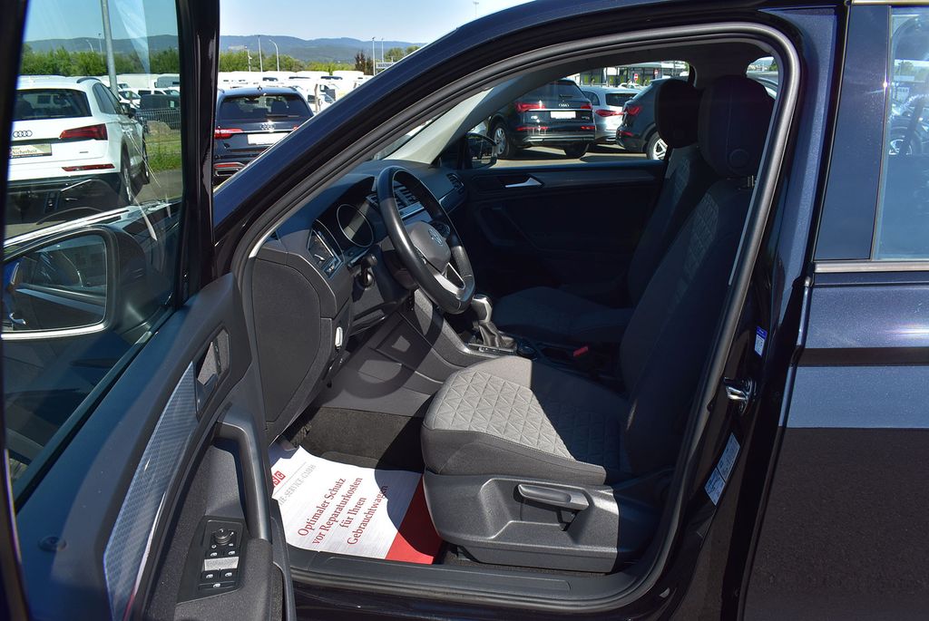 Volkswagen Tiguan 2023 г. Чёрный, пробег 49472 км