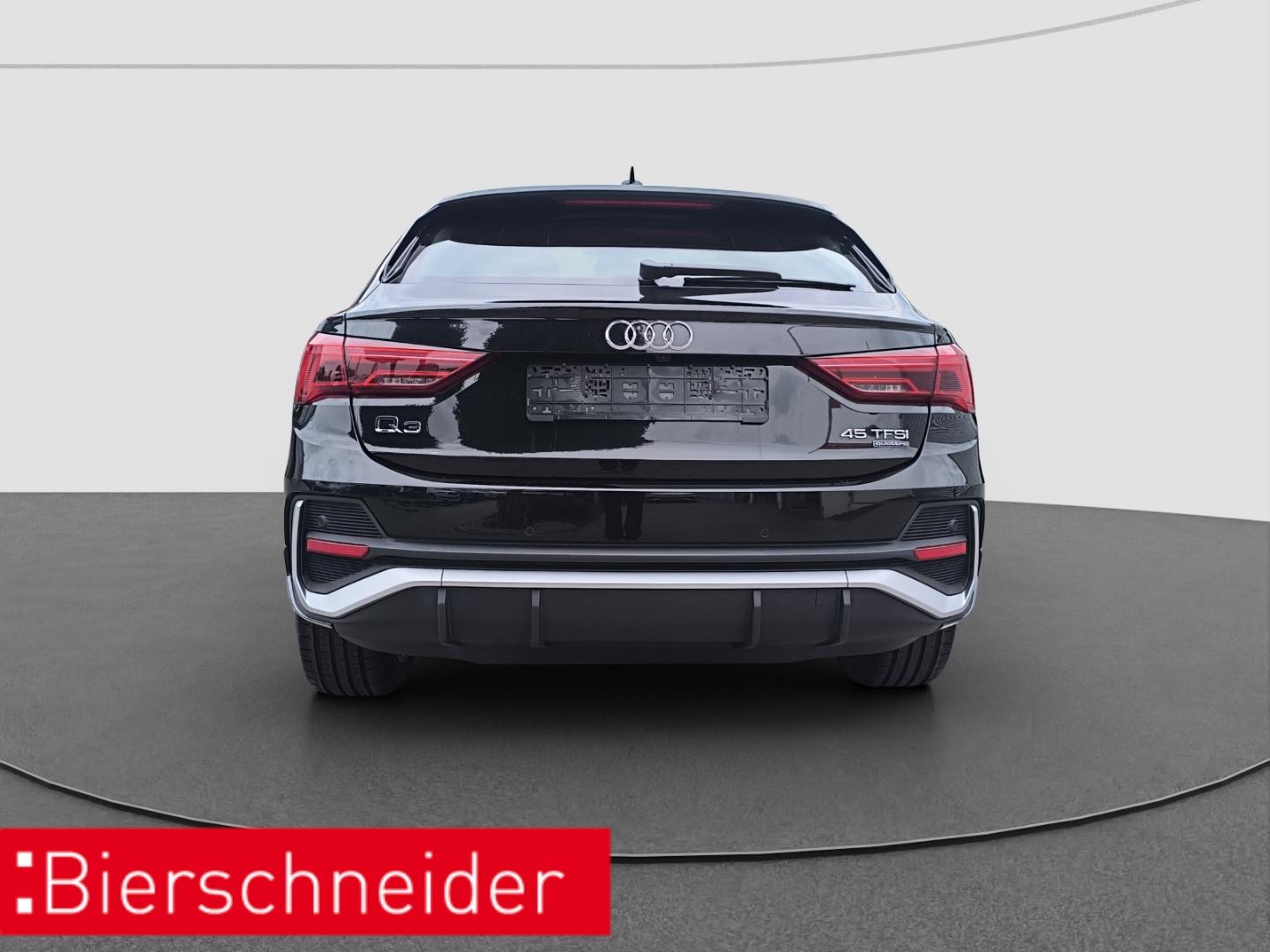 Audi Q3 2021 г. Чёрный, пробег 49150 км