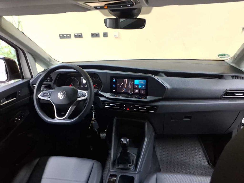 Volkswagen CADDY MAXI 2022 г. Белый, пробег 48500 км