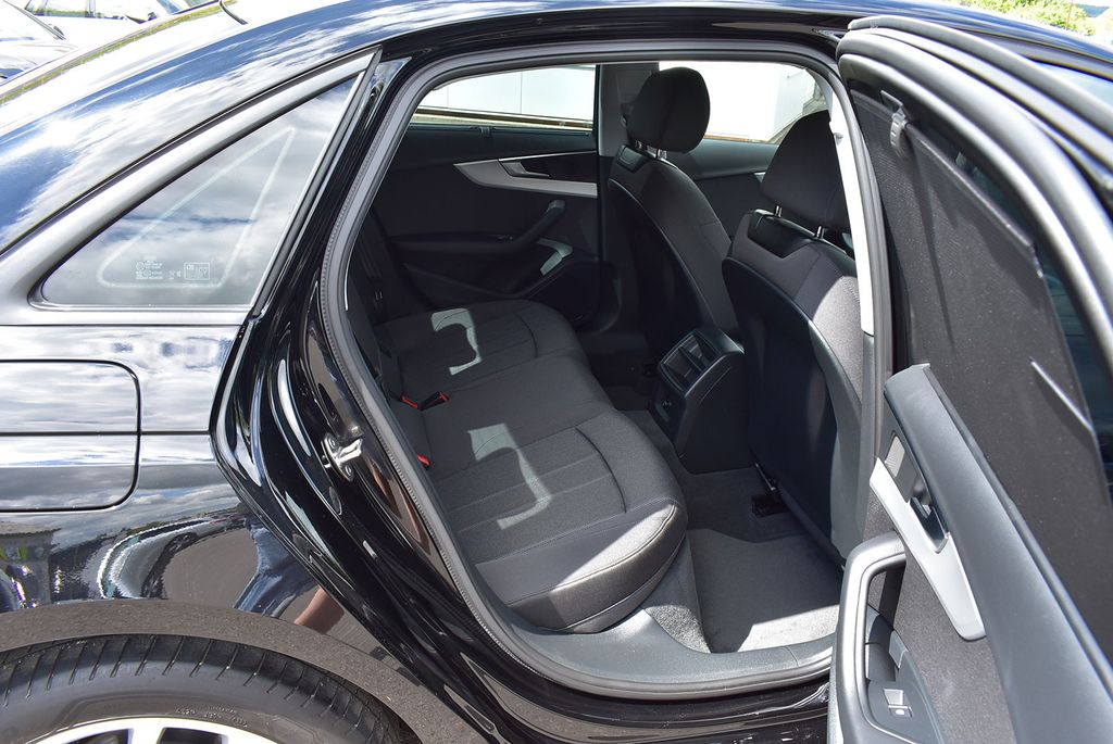Audi A4 2023 г. Чёрный, пробег 46533 км