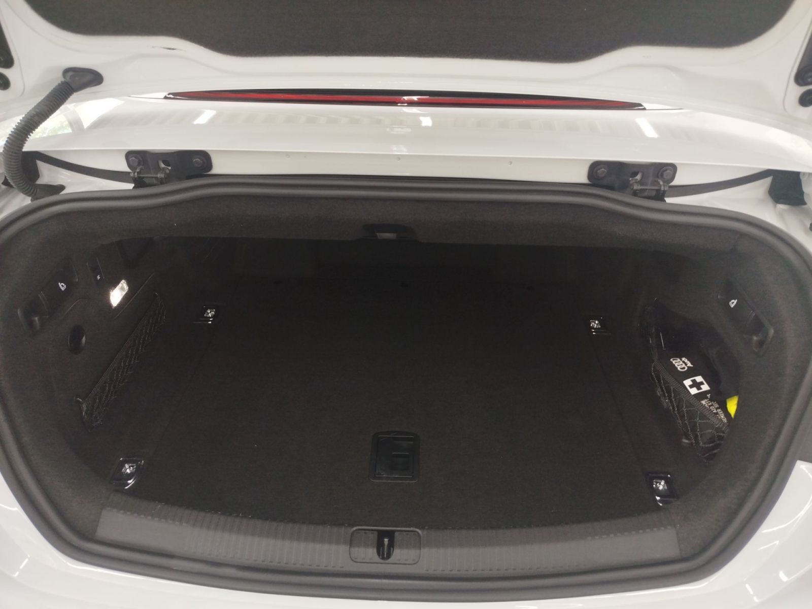 Audi S5 2022 г. Белый, пробег 33432 км