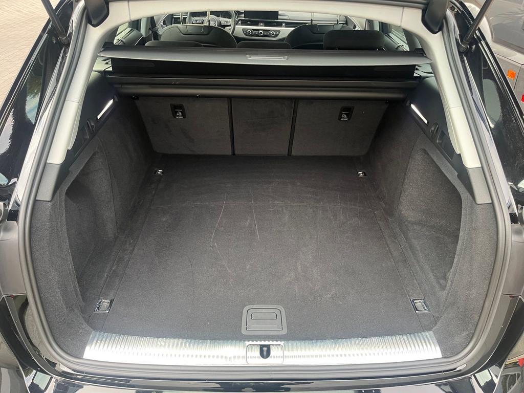Audi A4 2023 г. Чёрный, пробег 54965 км