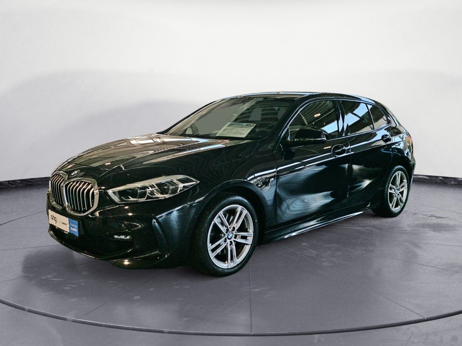BMW 118 2022 г. Чёрный, пробег 54426 км