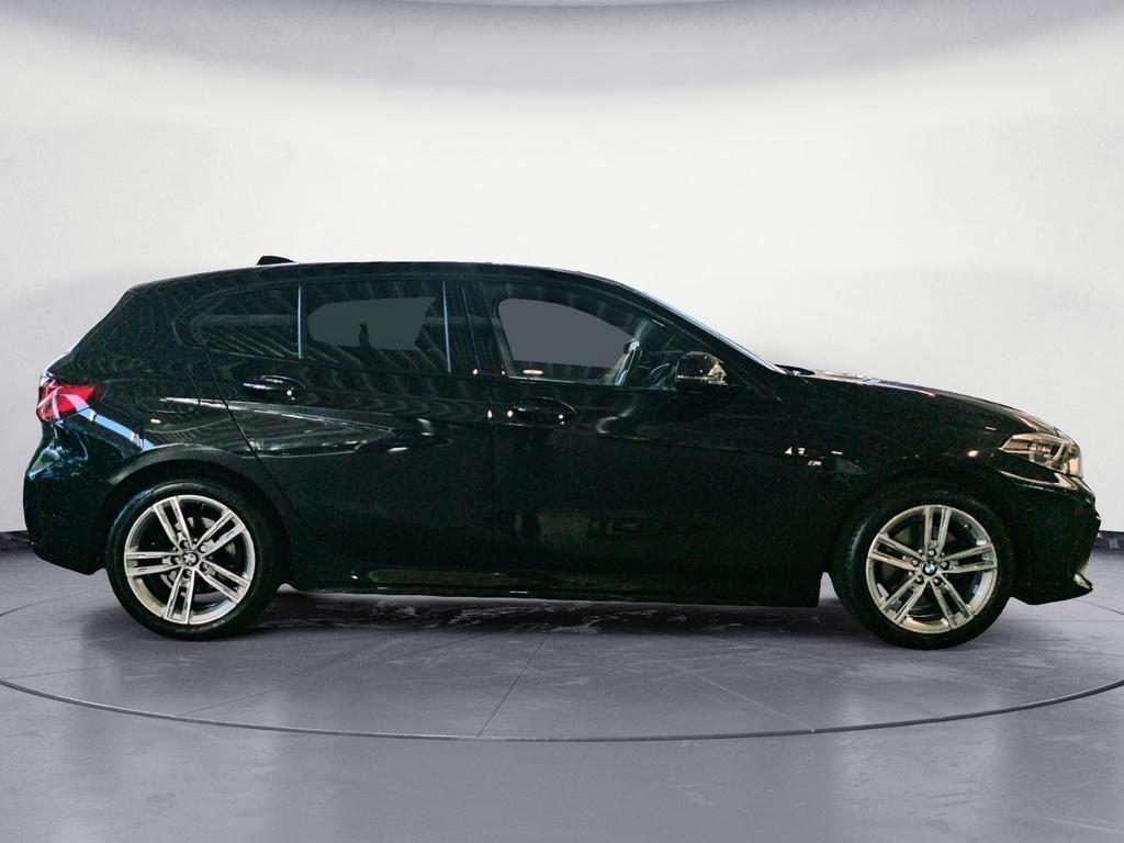BMW 118 2022 г. Чёрный, пробег 54426 км