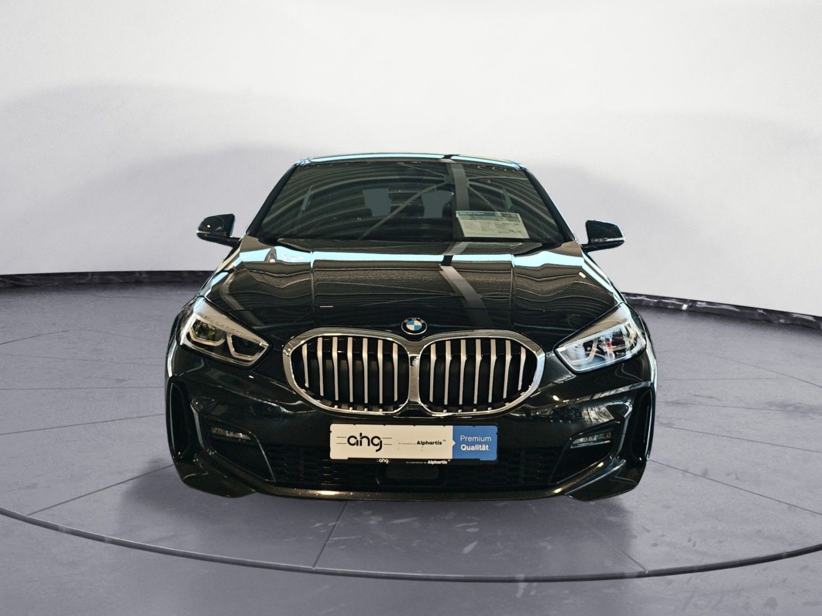 BMW 118 2022 г. Чёрный, пробег 54426 км