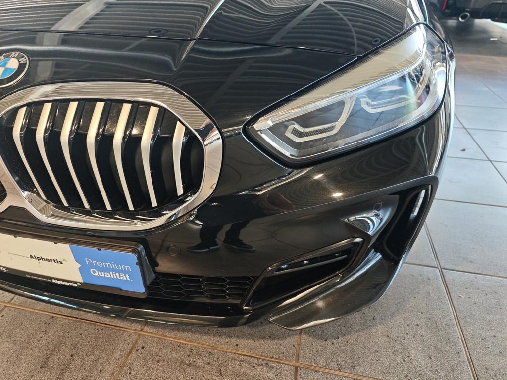 BMW 118 2022 г. Чёрный, пробег 54426 км
