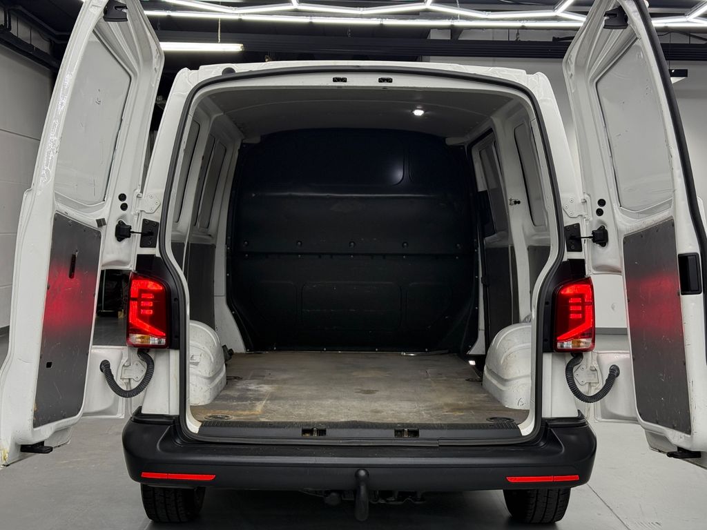 Volkswagen T6 TRANSPORTER 2022 г. Белый, пробег 36401 км