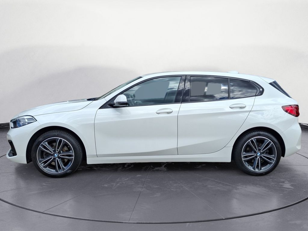 BMW 118 2022 г. Белый, пробег 38675 км