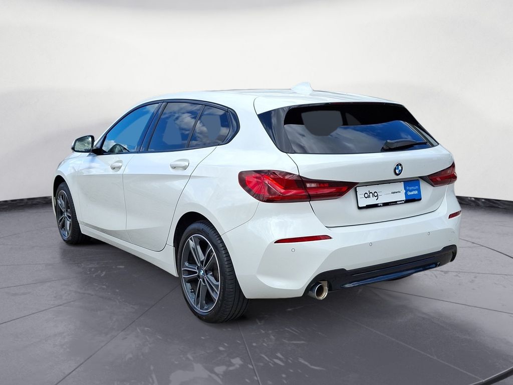 BMW 118 2022 г. Белый, пробег 38675 км