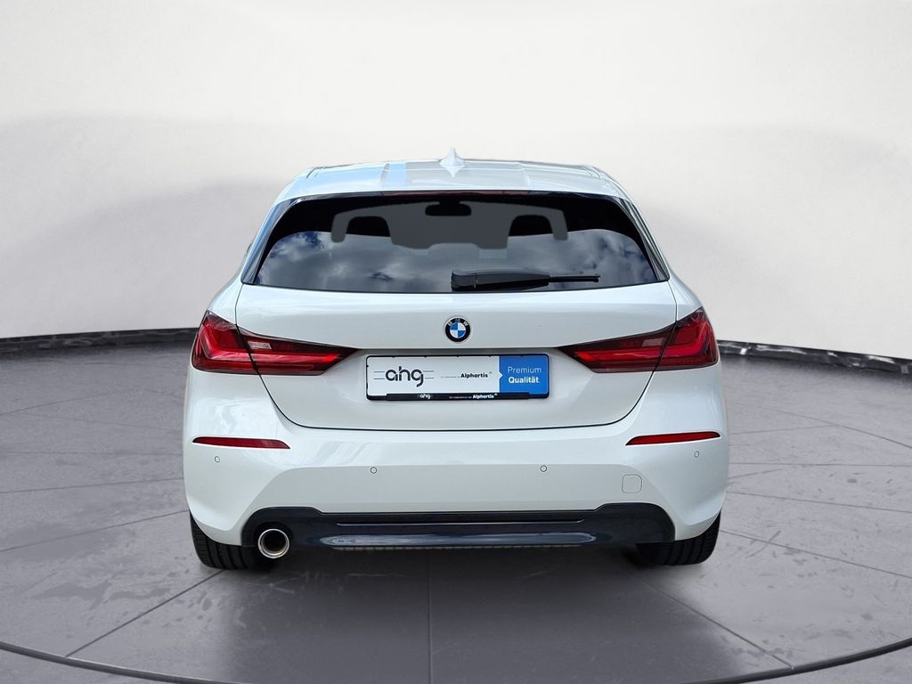 BMW 118 2022 г. Белый, пробег 38675 км